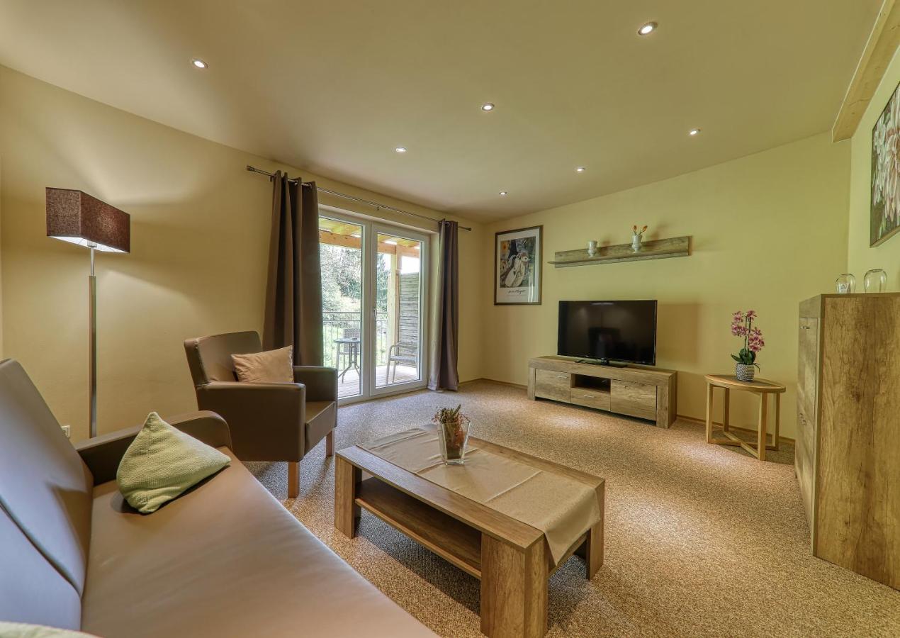 Wellnesshotel Deine Auszeit, Adults Only Акслах Экстерьер фото