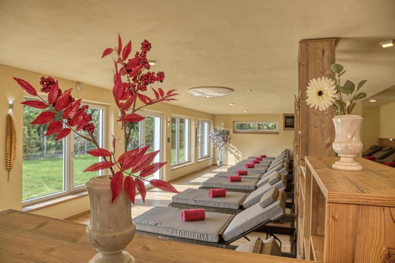 Wellnesshotel Deine Auszeit, Adults Only Акслах Экстерьер фото