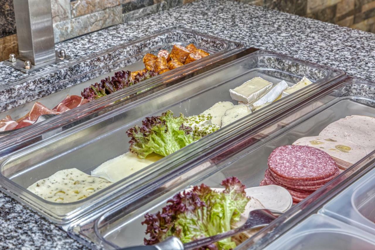 Wellnesshotel Deine Auszeit, Adults Only Акслах Экстерьер фото